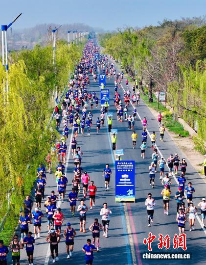 2026宿迁马拉松圆满收官，约1.2万名跑者在水乡酒